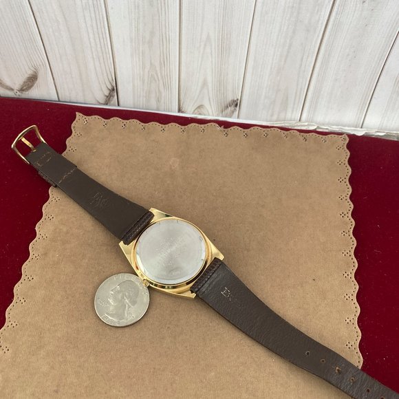 VINTAGE 1984 Bulova Date Accutron Gold Swiss Watch - Picture 8 of 9